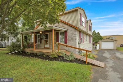 40 E Main Street, House other with 4 bedrooms, 2 bathrooms and null parking in LEOLA PA | Image 1