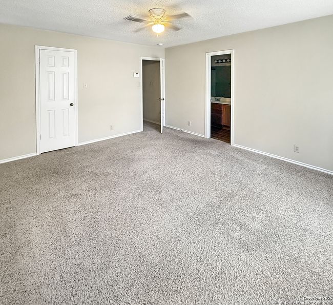 9814 Diamond Cliff Dr, House other with 3 bedrooms, 2 bathrooms and null parking in Helotes TX | Image 7