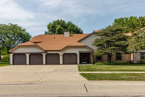 4b1-692 Hapsfield Ln, Buffalo Grove, IL, 60089-3364 | Card Image