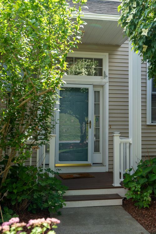 27-27 Reed Dr, Bedford, NH, 03110-6870 | Card Image