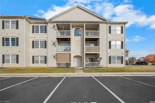 7303 Lambeth Farm Ln, Kernersville, NC, 27284 | Card Image