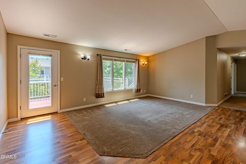 4521 Sundancer Loop Se, Mandan, ND, 58554-7995 | Card Image