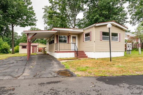 8 S Dewberry Ln, Rochester, NH, 03867-5246 | Card Image