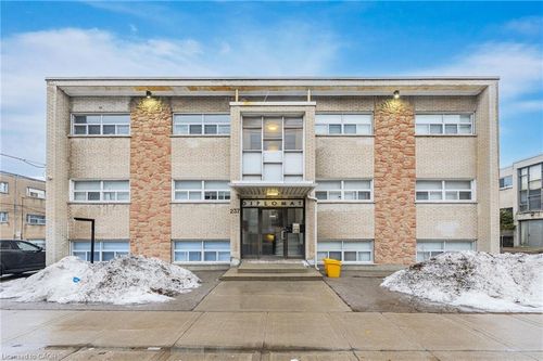 5-237 Mohawk Rd E, Hamilton, ON, L9A2H5 | Card Image