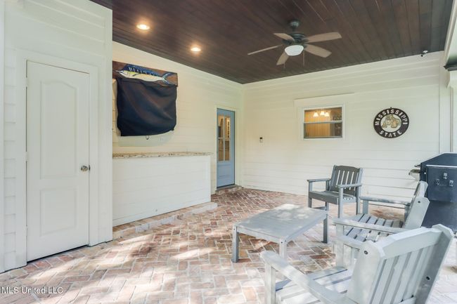 Back patio | Image 29