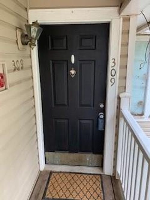 309 Augusta Dr Se, Marietta, GA, 30067-8204 | Card Image