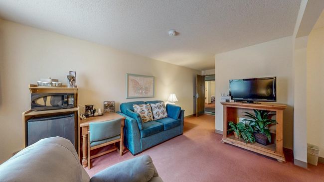 King Suite | Image 35
