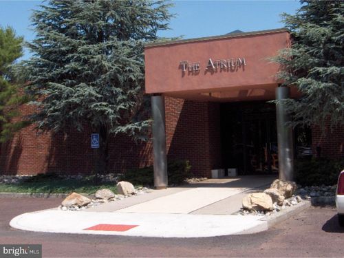 160170-127 S 5th St, QUAKERTOWN, PA, 18951-1680 | Card Image