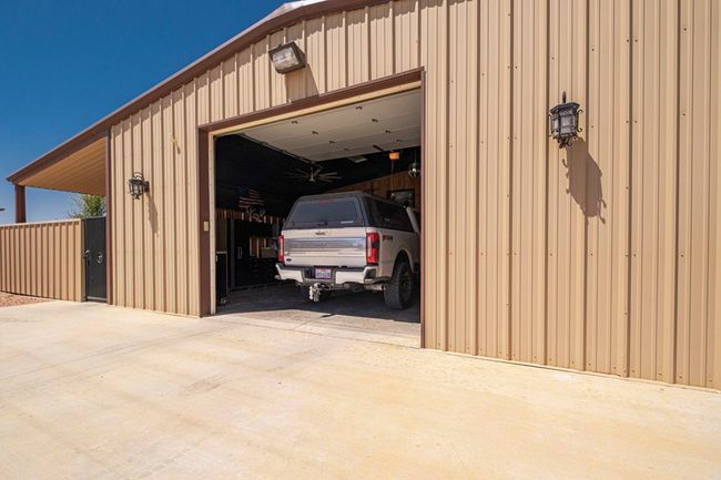 7113 E County Road 114, House other with 4 bedrooms, 4 bathrooms and 3 parking in Midland TX | Image 75
