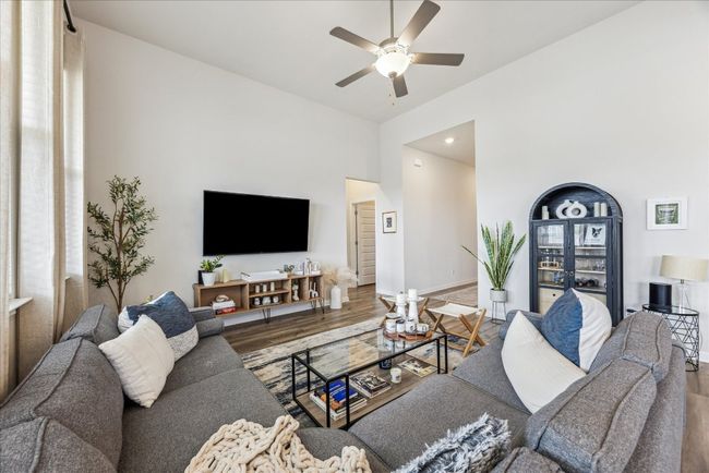 552 Sue Peaks Loop, House other with 4 bedrooms, 3 bathrooms and 2 parking in Dripping Springs TX | Image 8