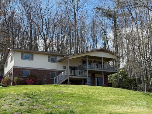 53 Oakwood Dr, Horse Shoe, NC, 28742-9705 | Card Image