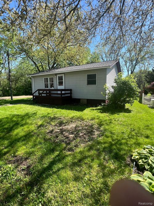 3183 S Term St, Burton, MI, 48529-1018 | Card Image