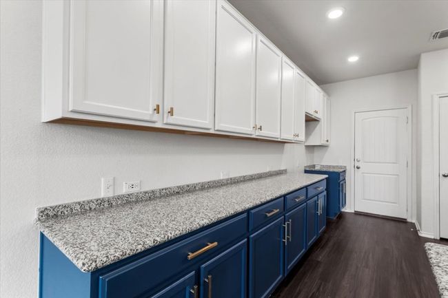 Kitchen with granite countertops | Image 10
