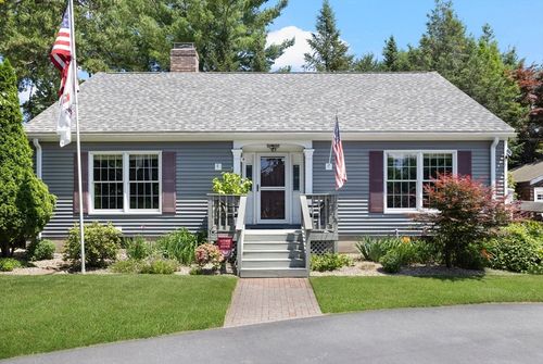 43 Edgewater Dr, Blackstone, MA, 01504-1914 | Card Image