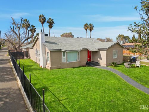 135 A St, Bakersfield, CA, 93304-2719 | Card Image