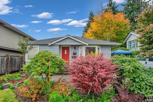 628 E 7th St, North Vancouver, BC, V7L1S4 | Card Image