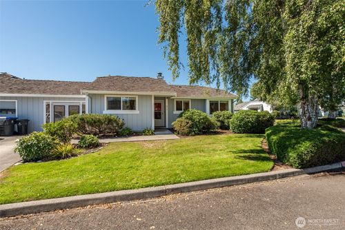 823 N Bakehouse Ct, Sequim, WA, 98382-3041 | Card Image