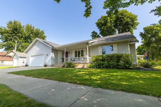 302 9 Th St N, House other with 3 bedrooms, 2 bathrooms and null parking in Kerkhoven MN | Image 4