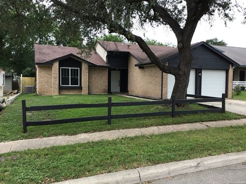 11009 Forest Crown, Live Oak, TX, 78233-4364 | Card Image