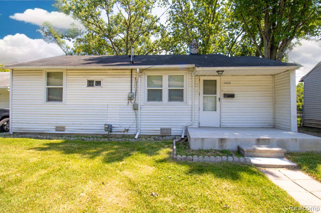 Bay Ct, Westland, MI 48186