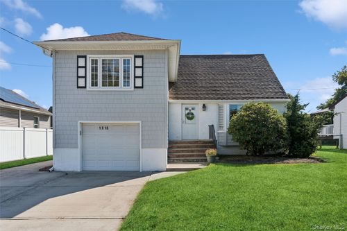 1910 N Jerusalem Road, Hempstead, NY, 11710 | Card Image