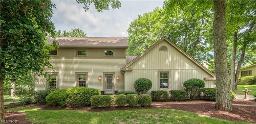 548 Squirrel Hill Drive, Youngstown, OH, 44512 | Card Image