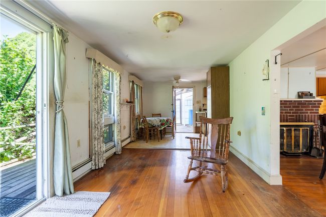 142 Honeyman Ave, Home with 3 bedrooms, 3 bathrooms and 5 parking in Middletown RI | Image 13