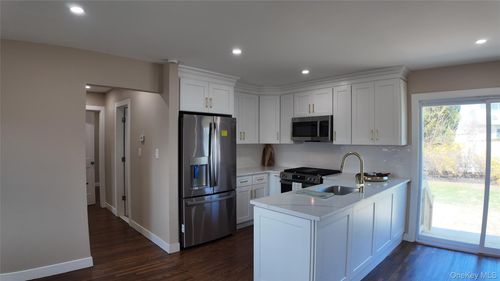 207 N Nassau Ave, Massapequa, NY, 11758-3327 | Card Image