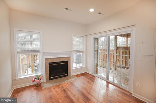 22090 Avonworth Sq, BROADLANDS, VA, 20148-6016 | Card Image