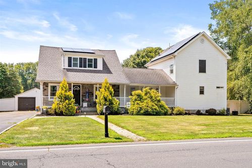 400 Monmouth St, East Windsor, NJ, 08520-4908 | Card Image