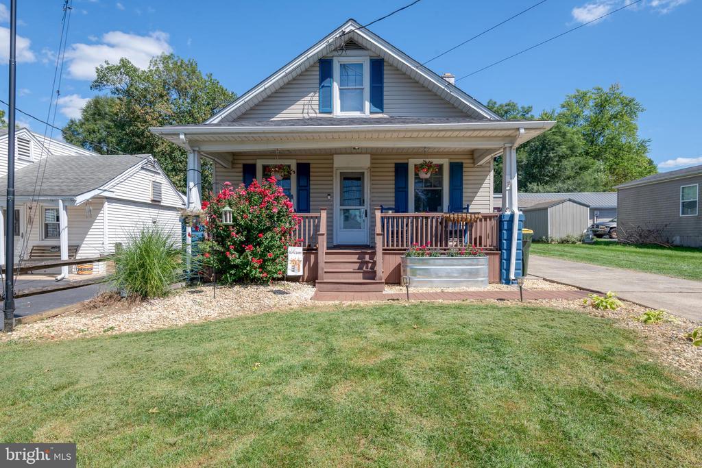 Wilson Ave, Leola, PA 17540