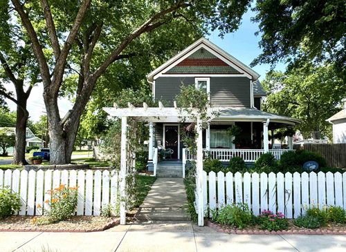 401 Crawford St, Clay Center, KS, 67432-2520 | Card Image
