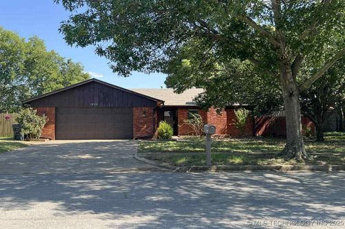 1924 9th Ave Nw, Ardmore, OK, 73401-2202 | Card Image