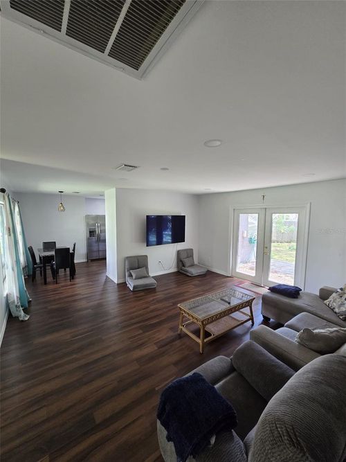 11821 Vera Ave, TAMPA, FL, 33618-3741 | Card Image