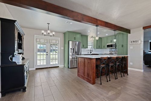 301 N 8th St, Jarrell, TX, 76537-1210 | Card Image