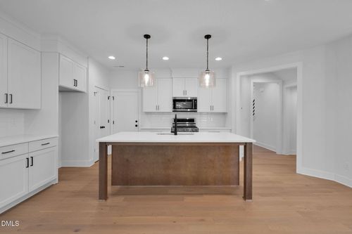 966 Double Helix Rd, Apex, NC, 27523-6804 | Card Image