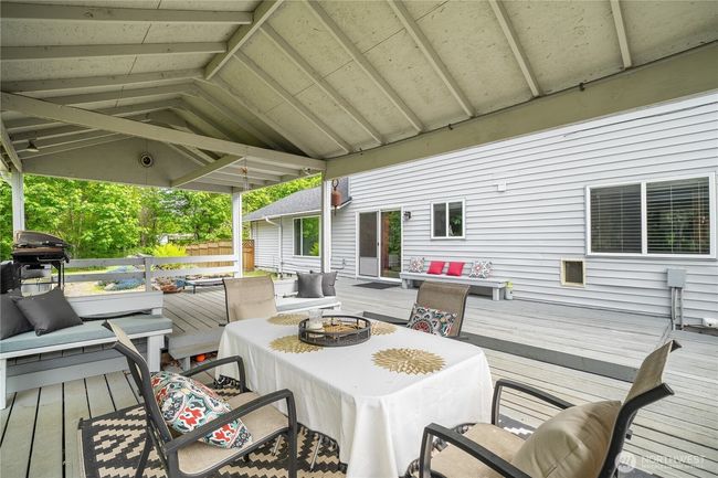 37911 300 Th Ave Se, House other with 3 bedrooms, 3 bathrooms and 6 parking in Enumclaw WA | Image 24