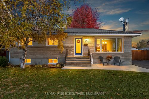 62 Briscoe St, Amherstview, ON, K7N1G1 | Card Image