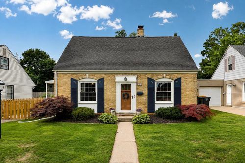 7923 Eagle Street, Wauwatosa, WI, 53213 | Card Image