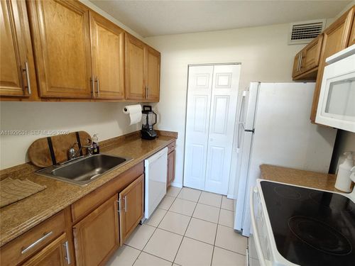 apt-227-500 Ne 2nd St, Dania Beach, FL, 33004-3380 | Card Image