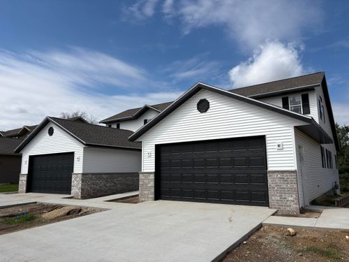 1336 Legion Cir, West Bend, WI, 53090-2027 | Card Image