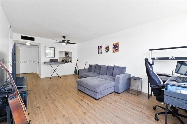 APT-206 - 9481 Evergreen Pl, Condo with 1 bedrooms, 1 bathrooms and null parking in Davie FL | Image 4