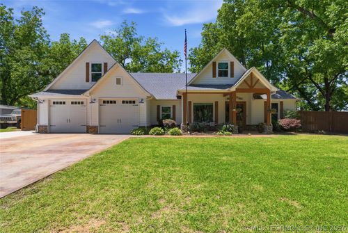 893 N E St, Eufaula, OK, 74432-1858 | Card Image