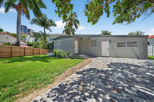 326 191st St, Sunny Isles Beach, FL, 33160-2330 | Card Image