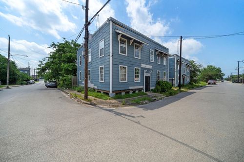 1-8-2401 Sampson St, Houston, TX, 77004-2095 | Card Image