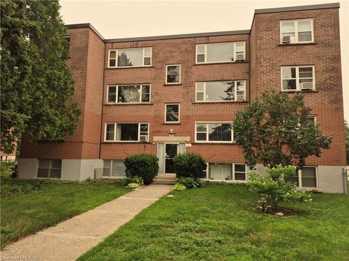 9-2422 New St, Burlington, ON, L7R1J6 | Card Image