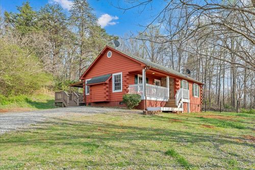 565 Donald Ave, Rocky Mount, VA, 24151-1520 | Card Image