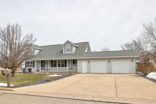 588 Ann Ct, BERLIN, WI, 54923-2408 | Card Image