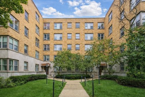 402-2600 W Balmoral Ave, Chicago, IL, 60625-3145 | Card Image