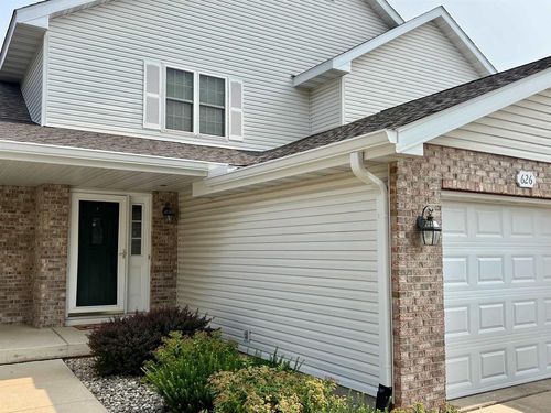 626 Village Ln, Sun Prairie, WI, 53590-4409 | Card Image